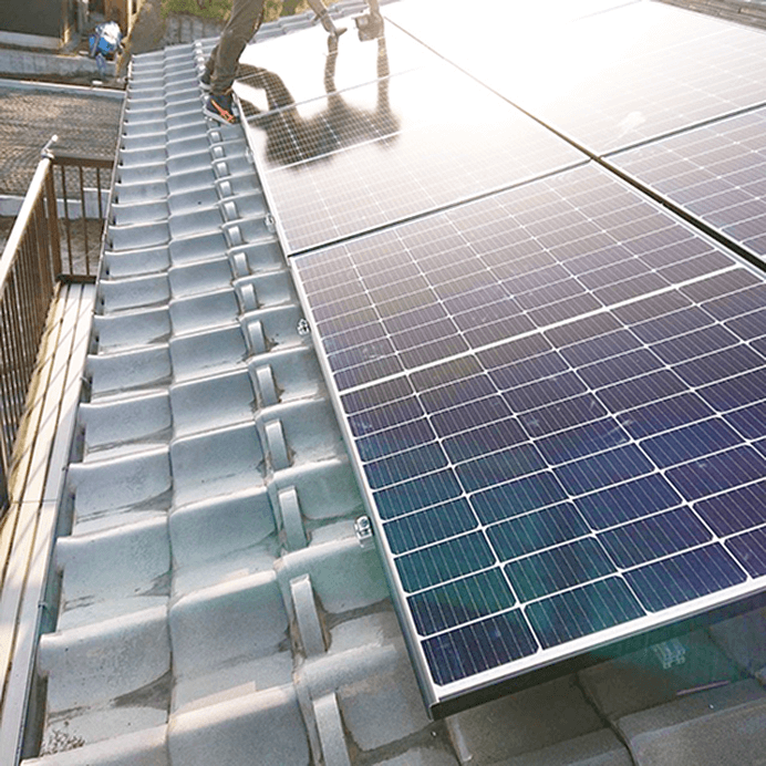 ソーラーパネルの清掃写真